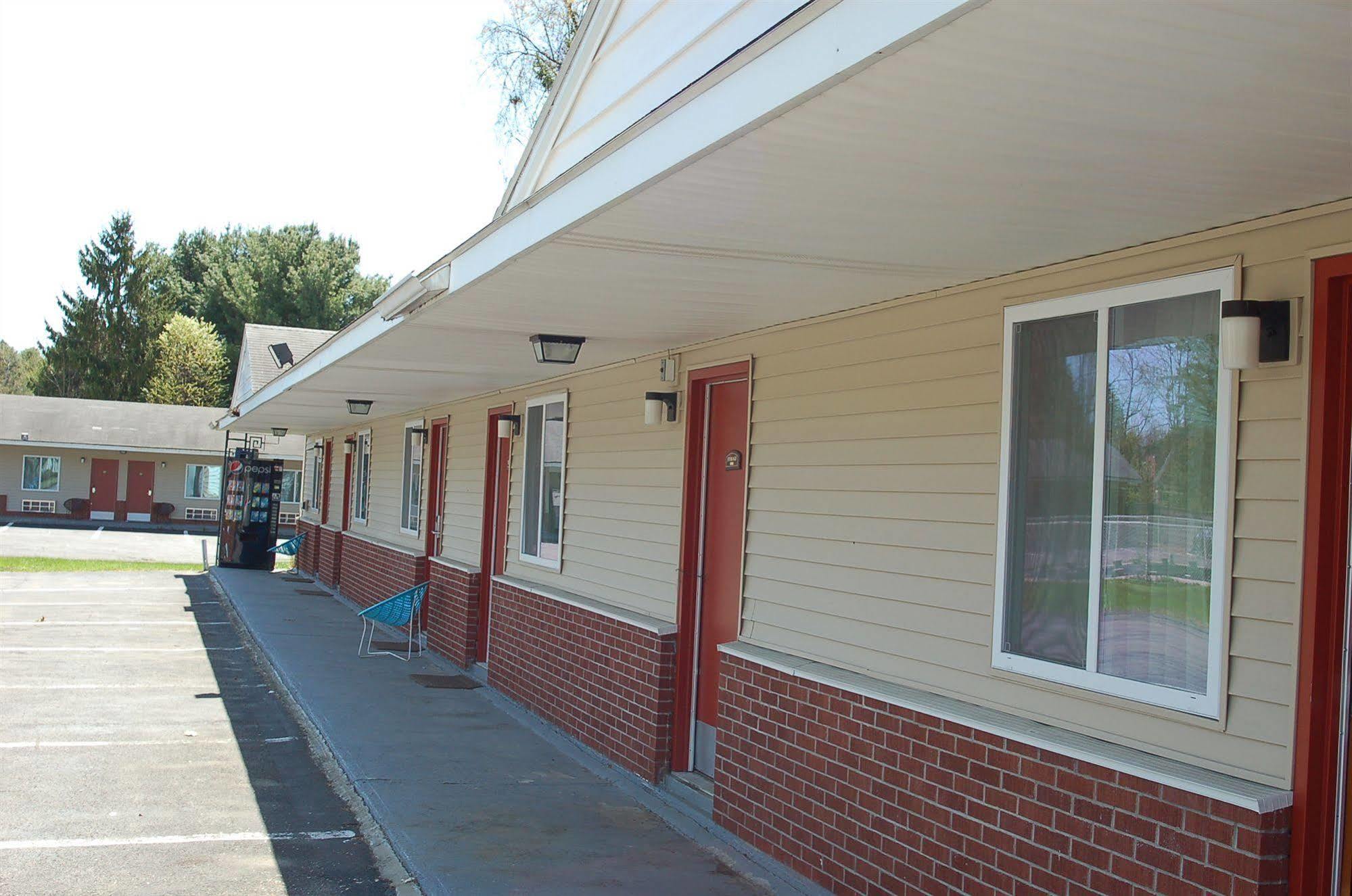 Blue Sky Inn Glens Falls-Saratoga-Lake George Luaran gambar