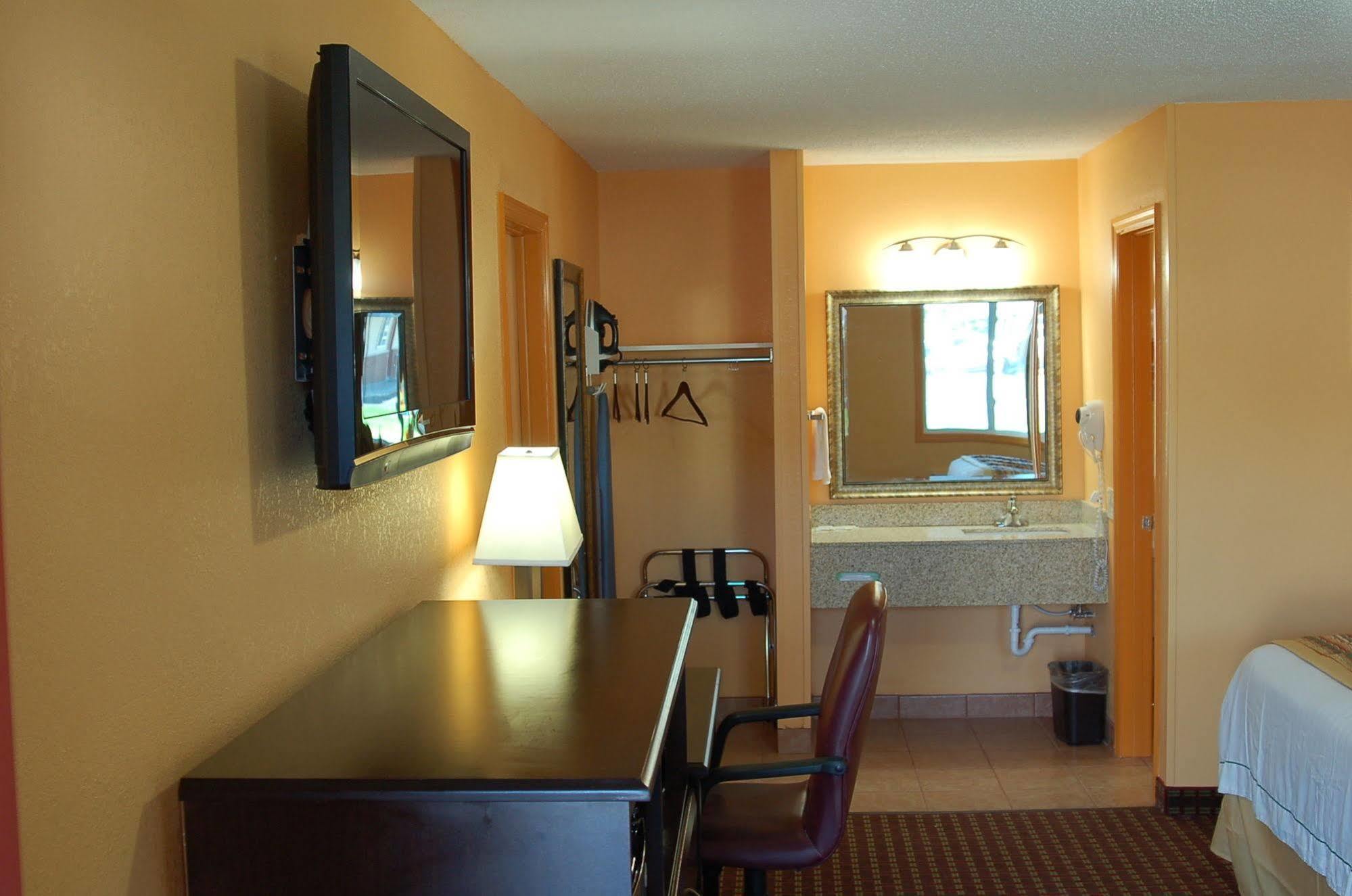 Blue Sky Inn Glens Falls-Saratoga-Lake George Luaran gambar